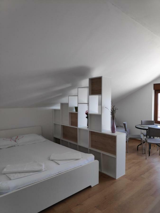 Anicic Apartment *
